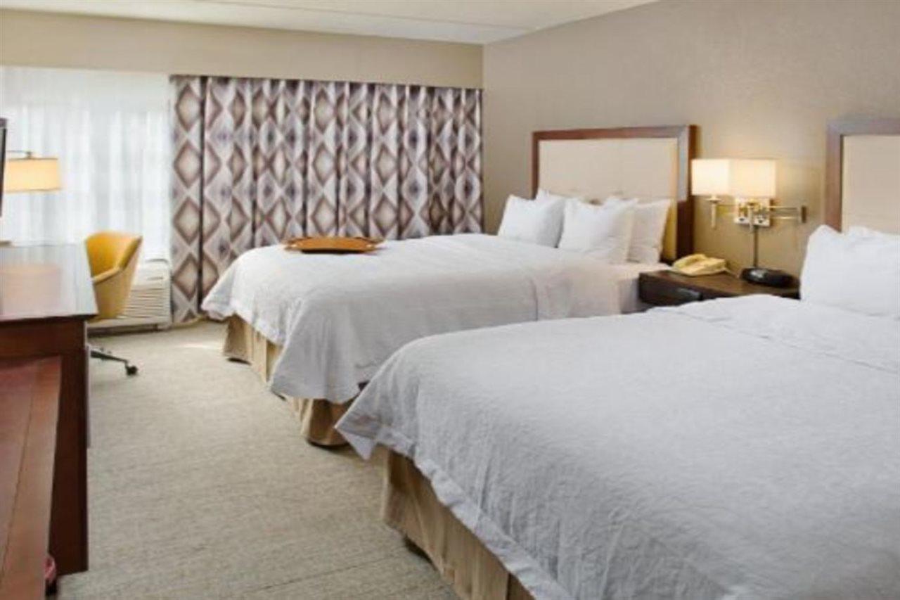 Hampton Inn Philadelphia/Willow Grove Bagian luar foto