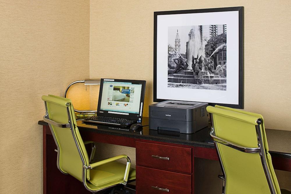 Hampton Inn Philadelphia/Willow Grove Bagian luar foto