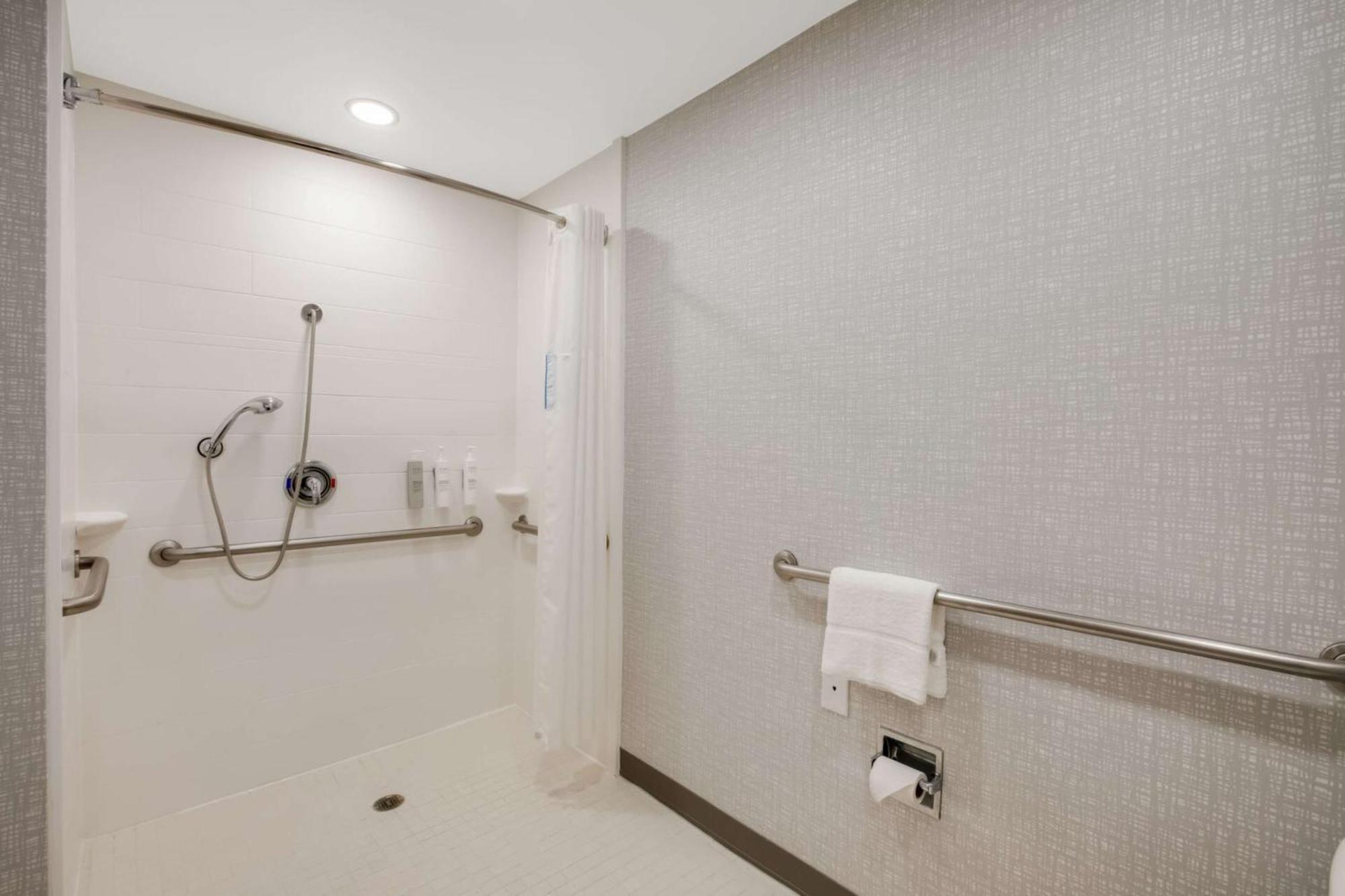 Hampton Inn Philadelphia/Willow Grove Bagian luar foto