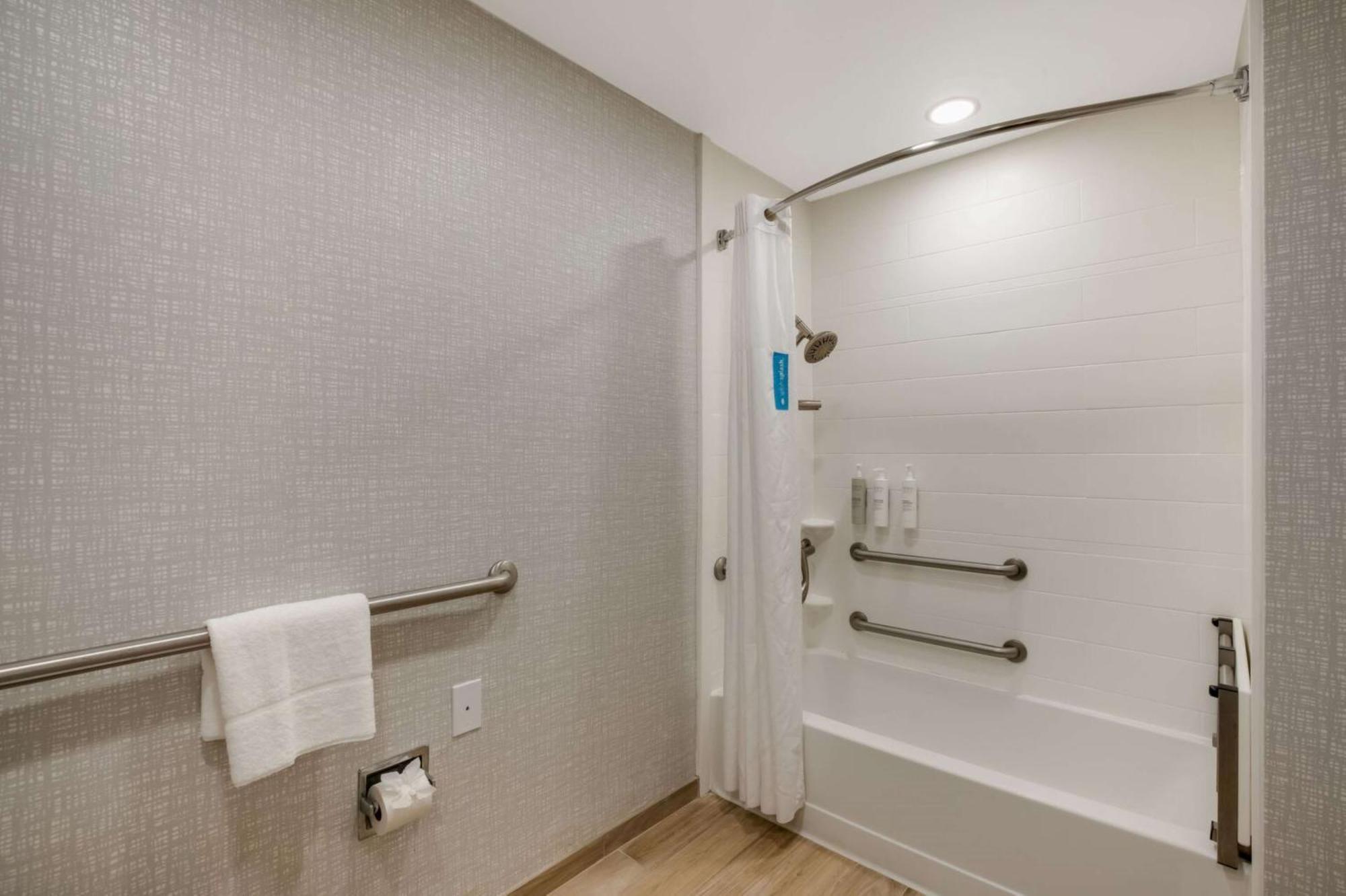 Hampton Inn Philadelphia/Willow Grove Bagian luar foto